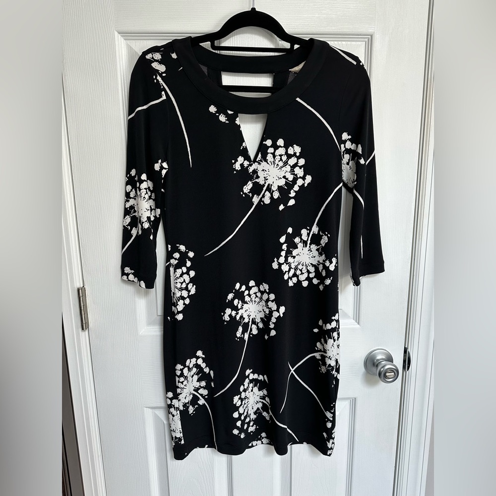 Banana Republic black and white 3/4 sleeve dress